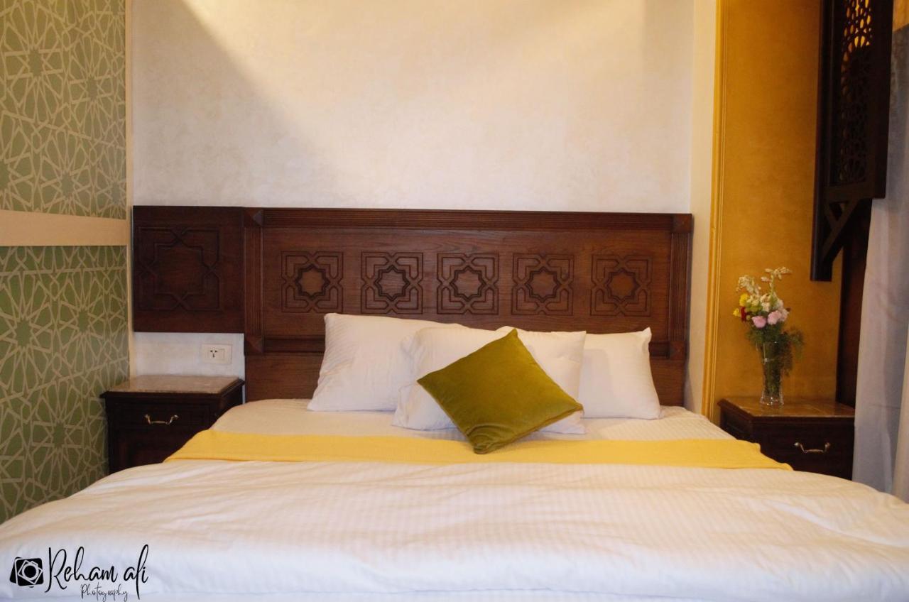 Hotel The Location Caïro